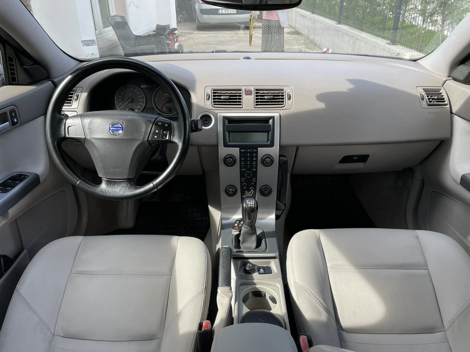 Volvo V50 2.0HDi Facelift, снимка 8 - Автомобили и джипове - 56263813
