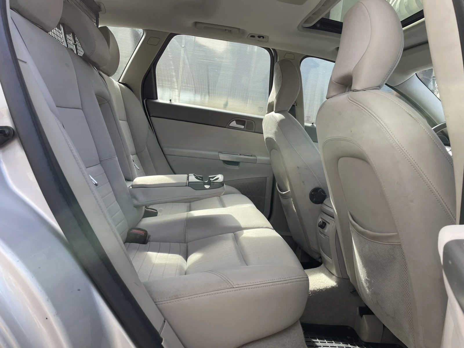 Volvo V50 2.0HDi Facelift, снимка 10 - Автомобили и джипове - 56263813