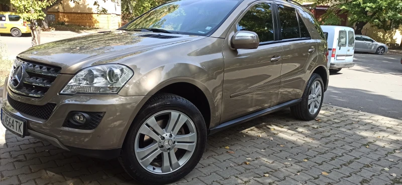 Mercedes-Benz ML 300, снимка 2 - Автомобили и джипове - 47783317