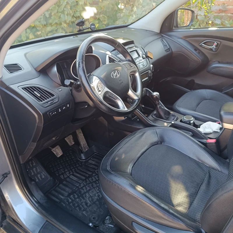 Hyundai IX35, снимка 6 - Автомобили и джипове - 52310905