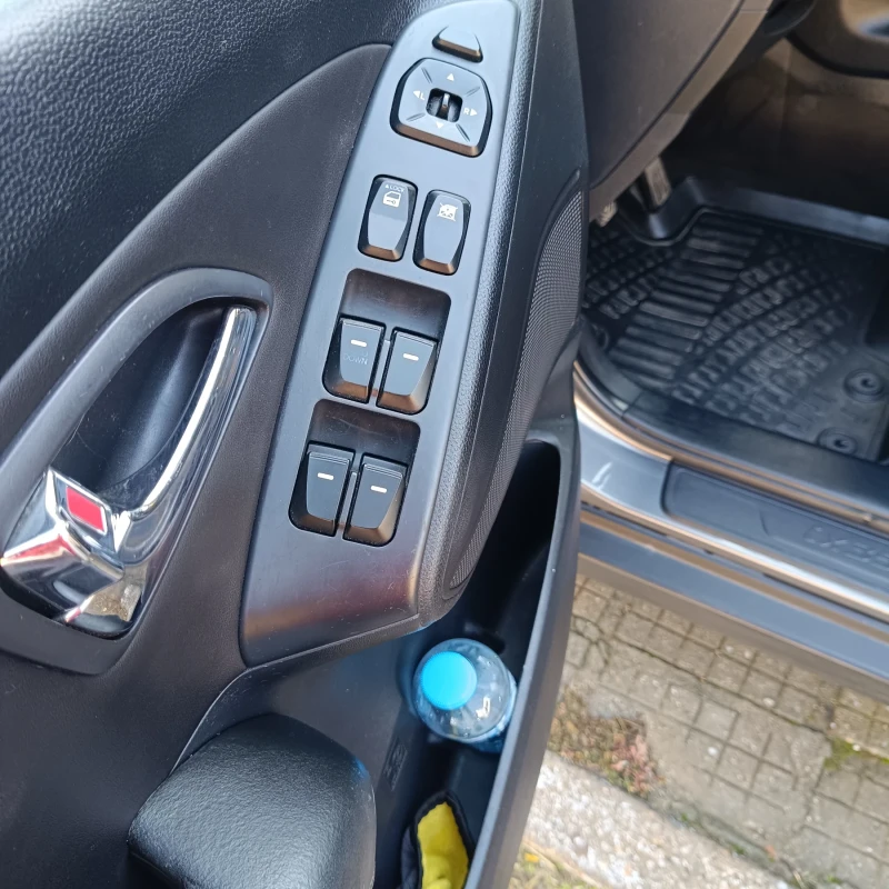 Hyundai IX35, снимка 7 - Автомобили и джипове - 52310905