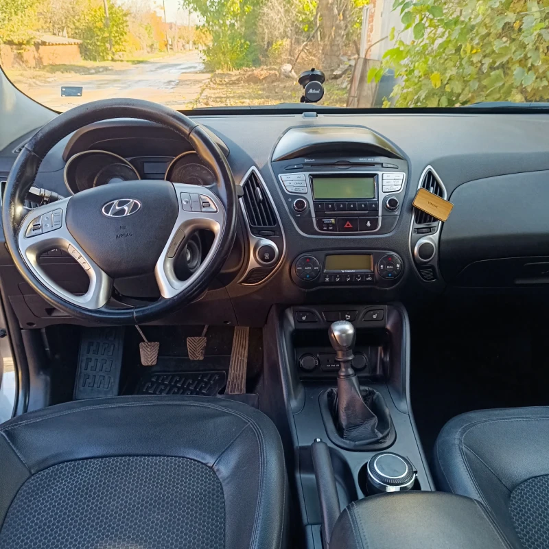 Hyundai IX35, снимка 8 - Автомобили и джипове - 52310905