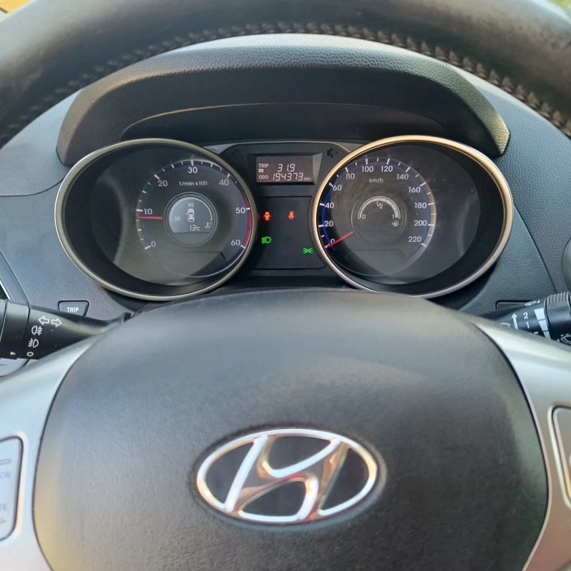Hyundai IX35, снимка 10 - Автомобили и джипове - 52310905