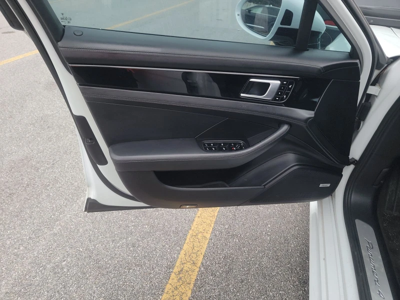 Porsche Panamera 4 BOSE/DISTRONIC/ВАКУУМ/ОБДУХВАНЕ, снимка 7 - Автомобили и джипове - 52693842