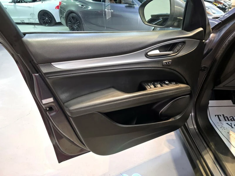Alfa Romeo Stelvio 4х4* КАМЕРА* ПОДГРЕВ* KEYLESS, снимка 14 - Автомобили и джипове - 53337375