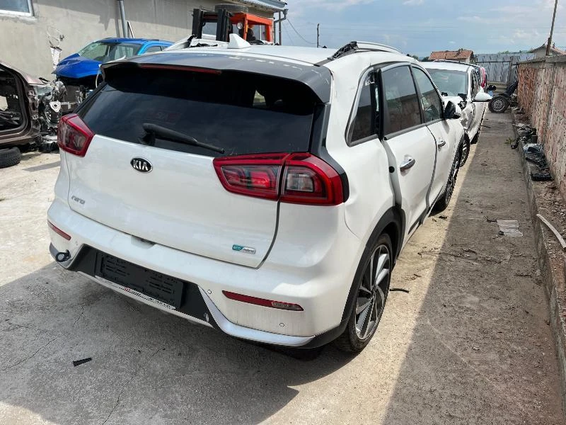 Kia Niro 1.6 ECO HYBRID, снимка 11 - Автомобили и джипове - 37022402