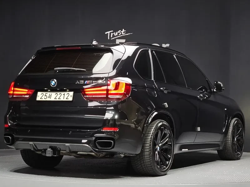 BMW X5 (F15) xDrive 40D Black & White, снимка 2 - Автомобили и джипове - 54917306