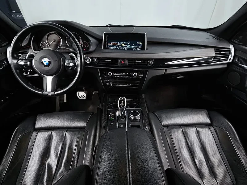 BMW X5 (F15) xDrive 40D Black & White, снимка 7 - Автомобили и джипове - 54917306