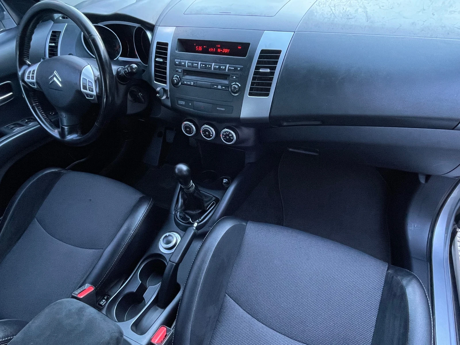 Citroen C-Crosser 2.2 HDI 4x4 - изображение 8