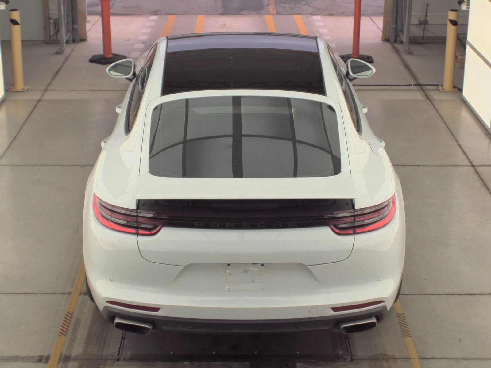 Porsche Panamera 4 BOSE/DISTRONIC/ВАКУУМ/ОБДУХВАНЕ - изображение 5