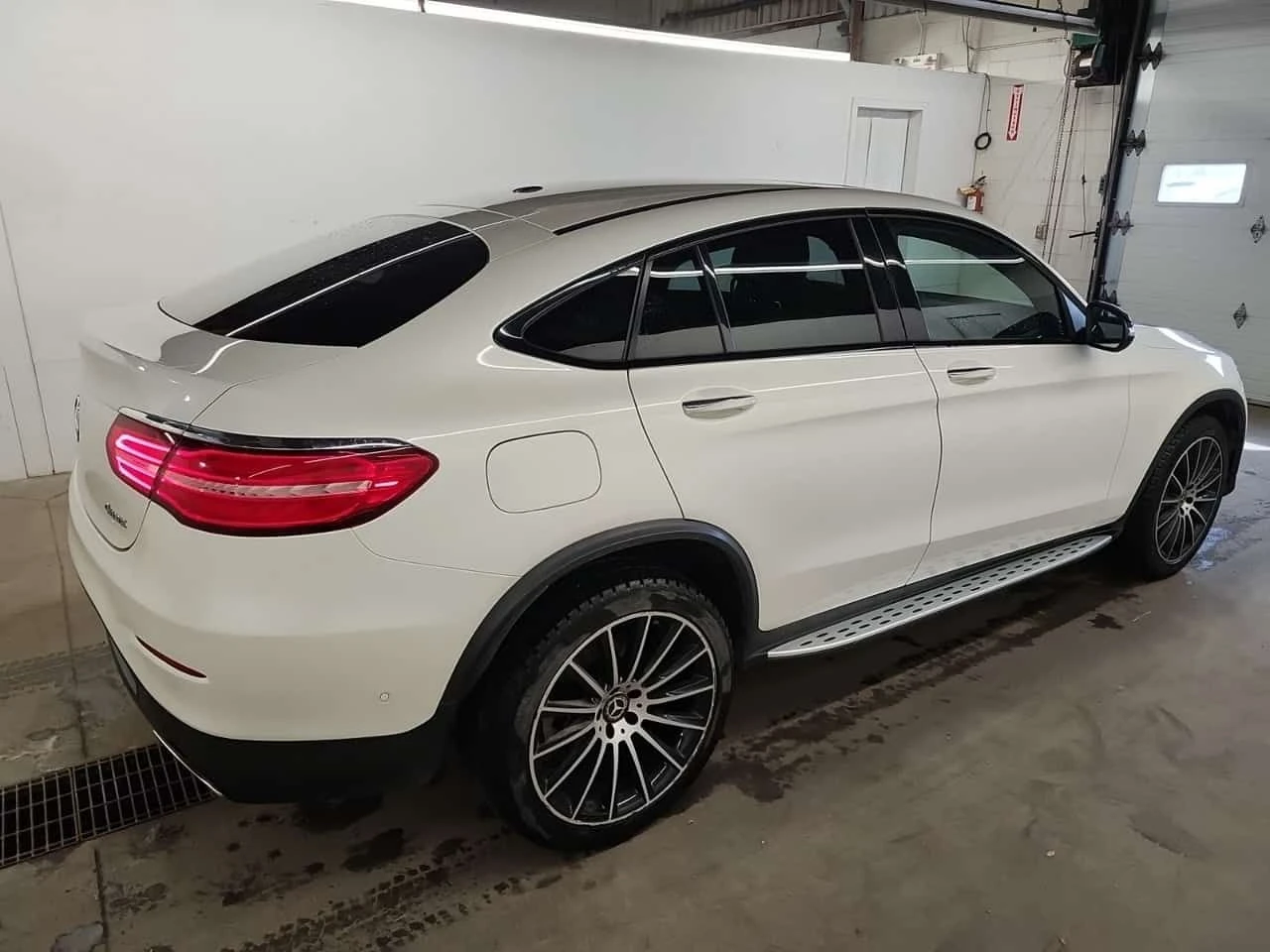 Mercedes-Benz GLC 300 Coupe AMG Line * ��� �������� * Burmester * CARFAX | Mobile.bg � ����������� 3