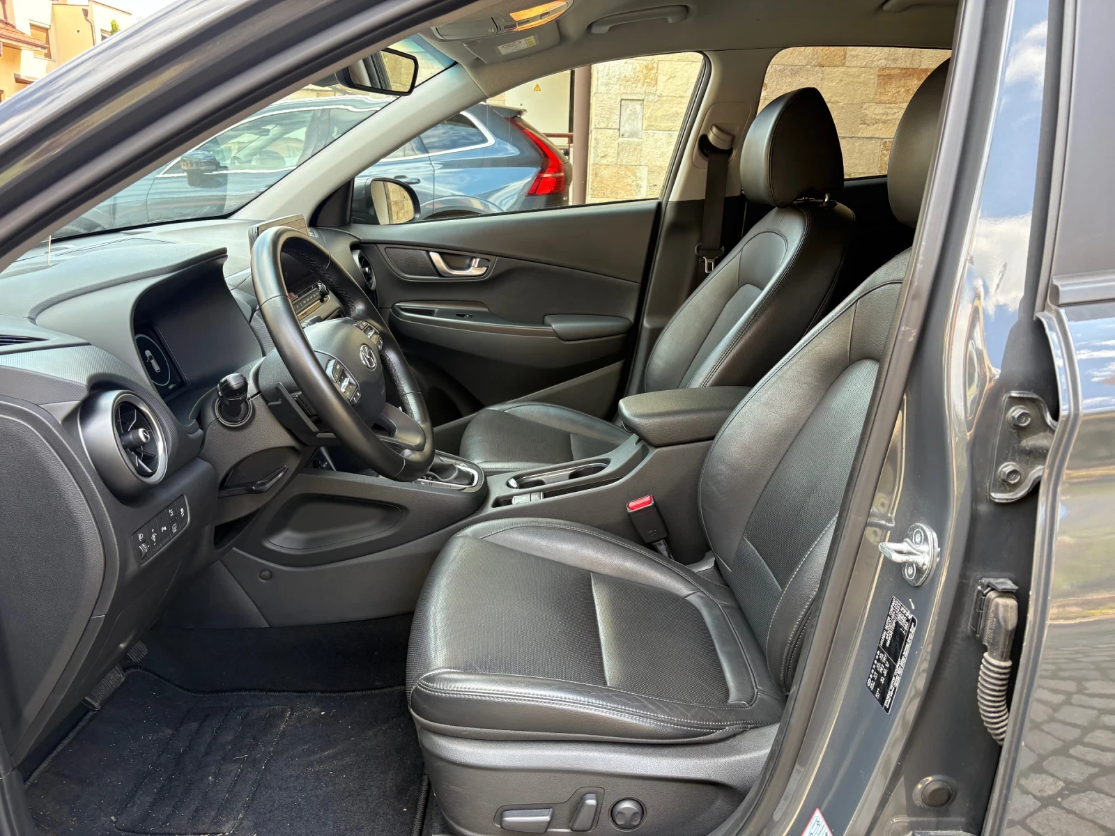 Hyundai Kona 1.6 Hybrid Executive 2WD, снимка 7 - Автомобили и джипове - 54295128