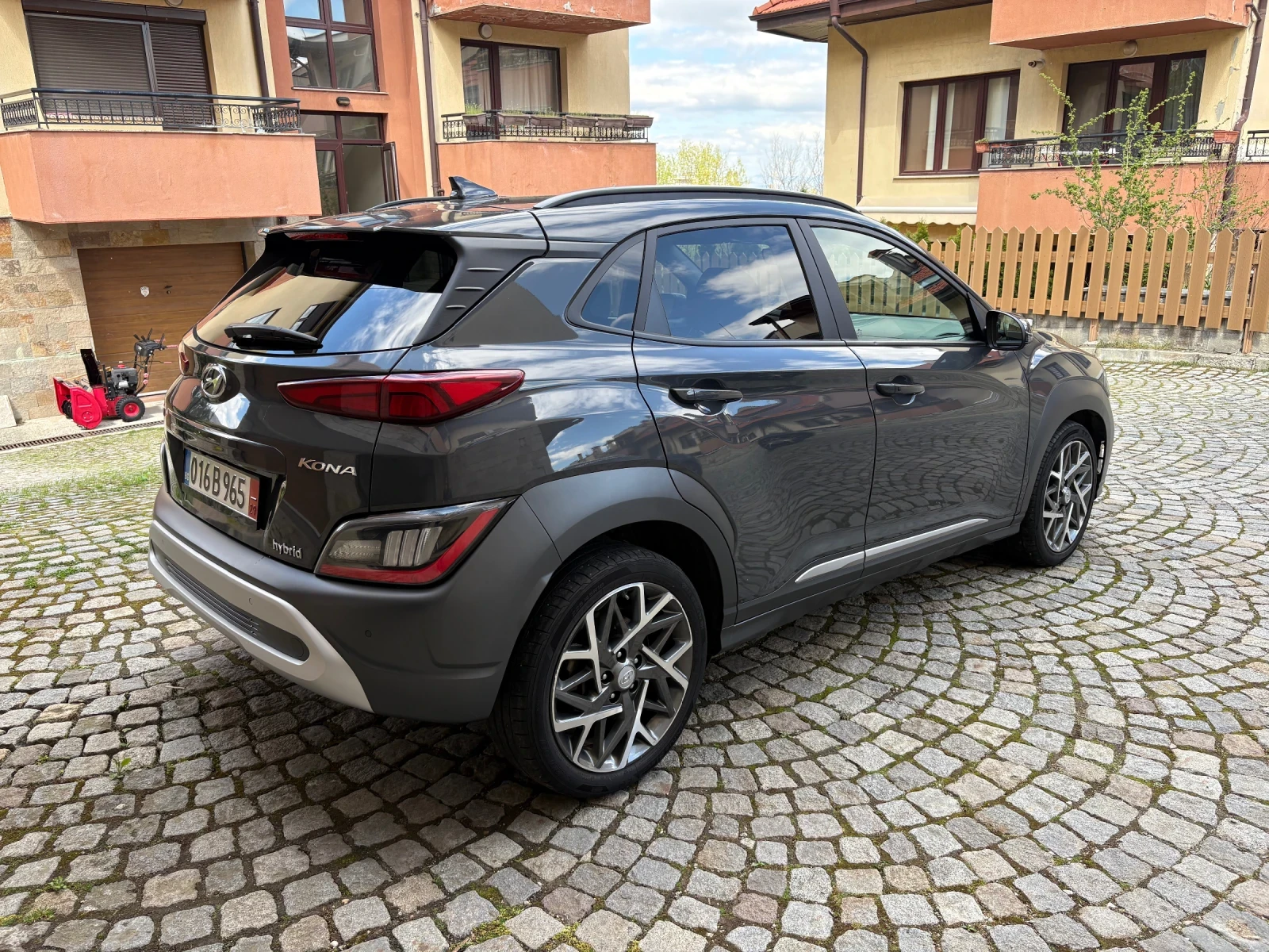 Hyundai Kona 1.6 Hybrid Executive 2WD, снимка 4 - Автомобили и джипове - 54295128