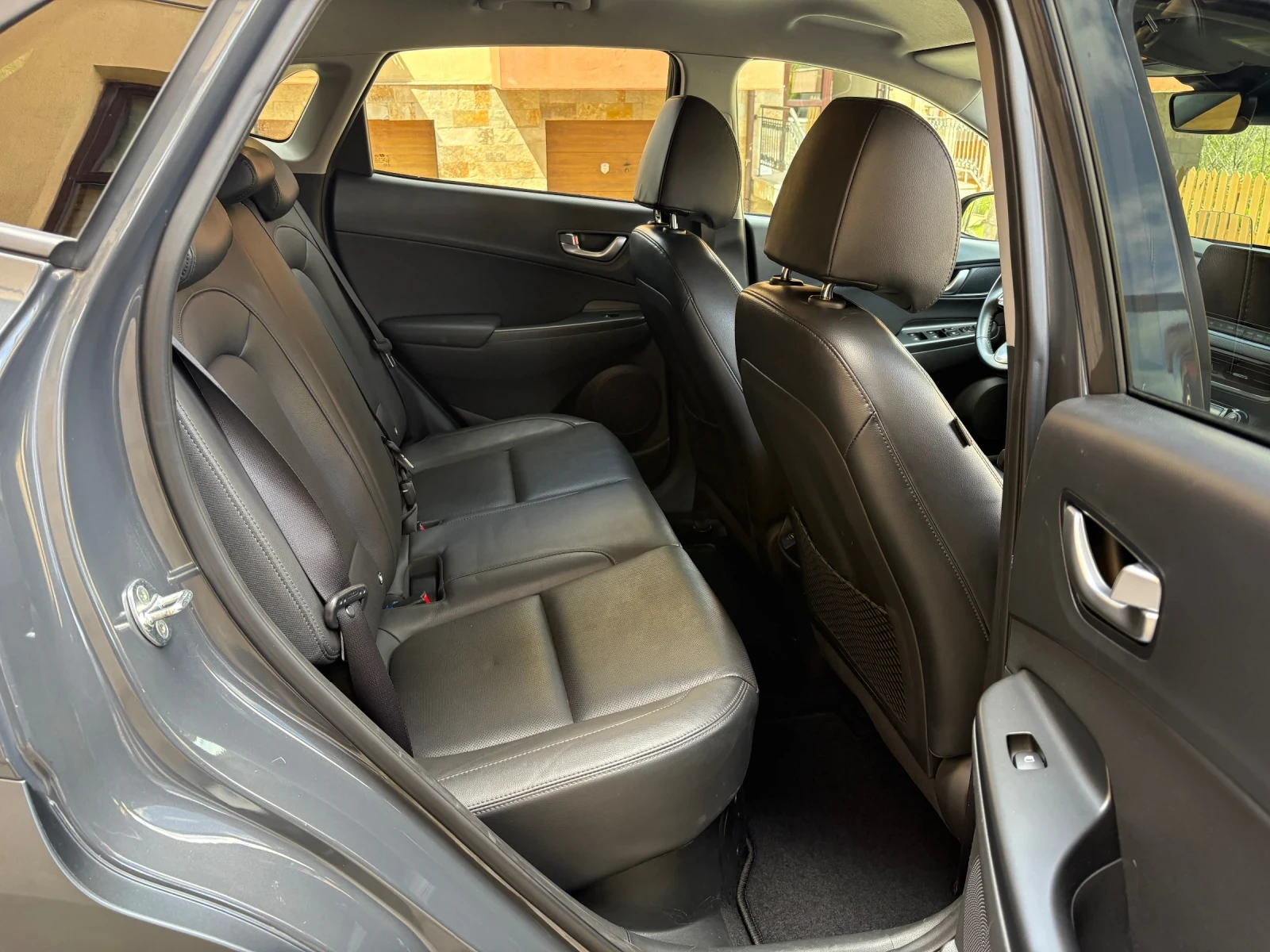 Hyundai Kona 1.6 Hybrid Executive 2WD, снимка 9 - Автомобили и джипове - 54295128