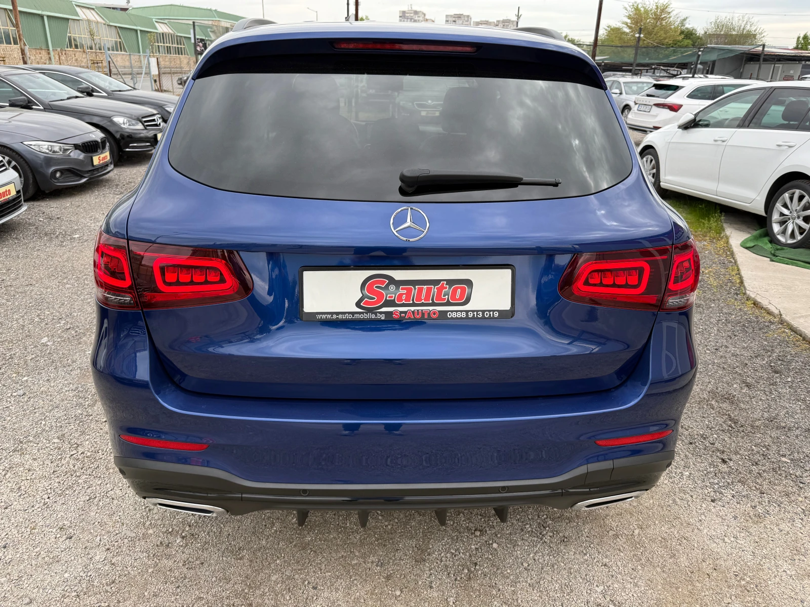 Mercedes-Benz GLC 220 d 97х км/AMG/PANO/360/DISTR./BURM./K-LESS/ПОДГРЕВ, снимка 6 - Автомобили и джипове - 54471365