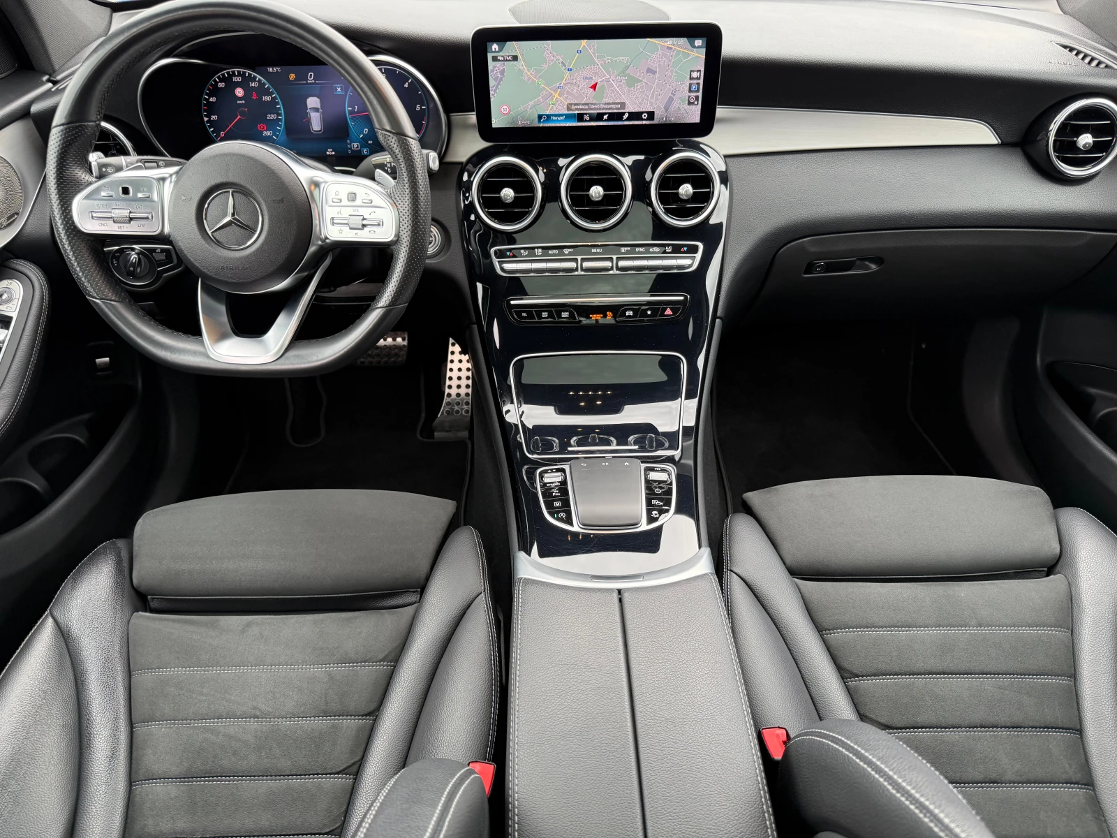 Mercedes-Benz GLC 220 d 97х км/AMG/PANO/360/DISTR./BURM./K-LESS/ПОДГРЕВ, снимка 12 - Автомобили и джипове - 54471365