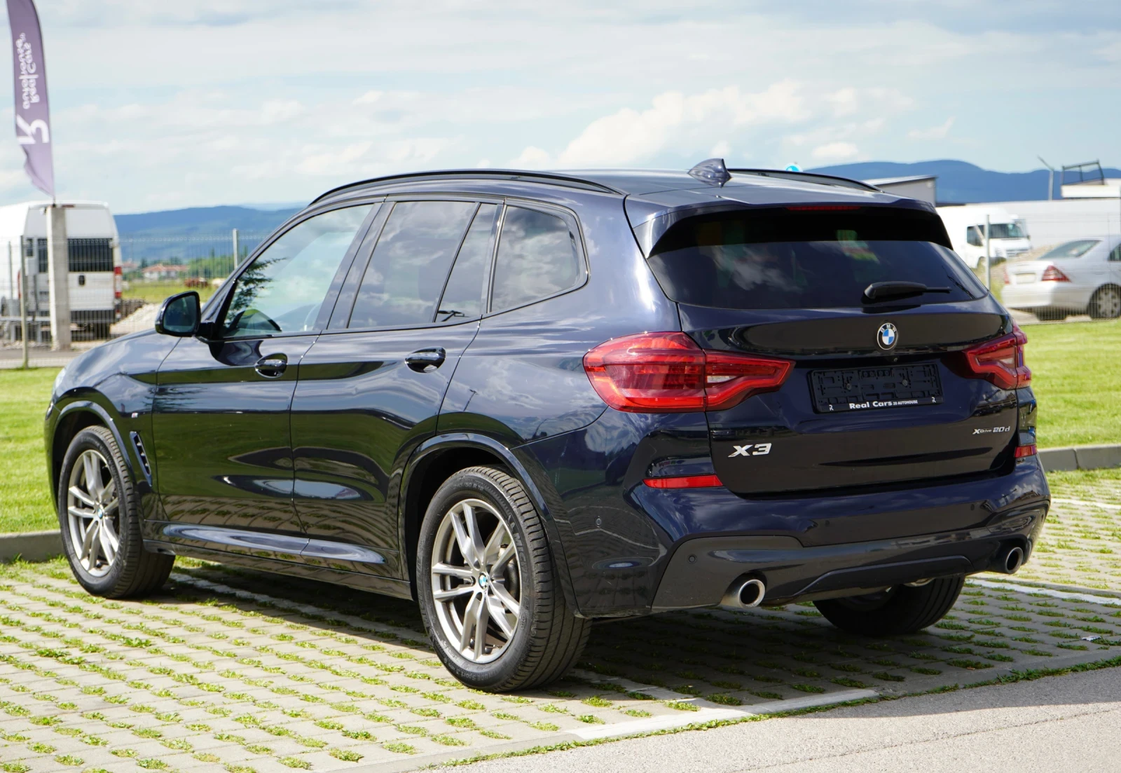 BMW X3 2.0d* M-PACK* HEAD-UP* MEMORY* KEYLESS* NIGHT* , снимка 6 - Автомобили и джипове - 54823069