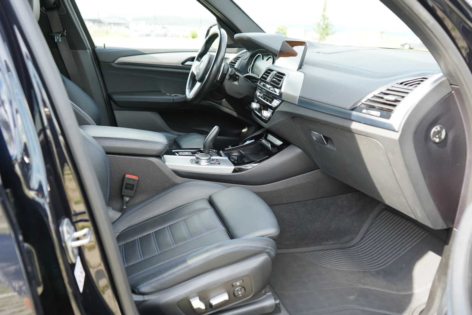 BMW X3 2.0d* M-PACK* HEAD-UP* MEMORY* KEYLESS* NIGHT* , снимка 15 - Автомобили и джипове - 54823069
