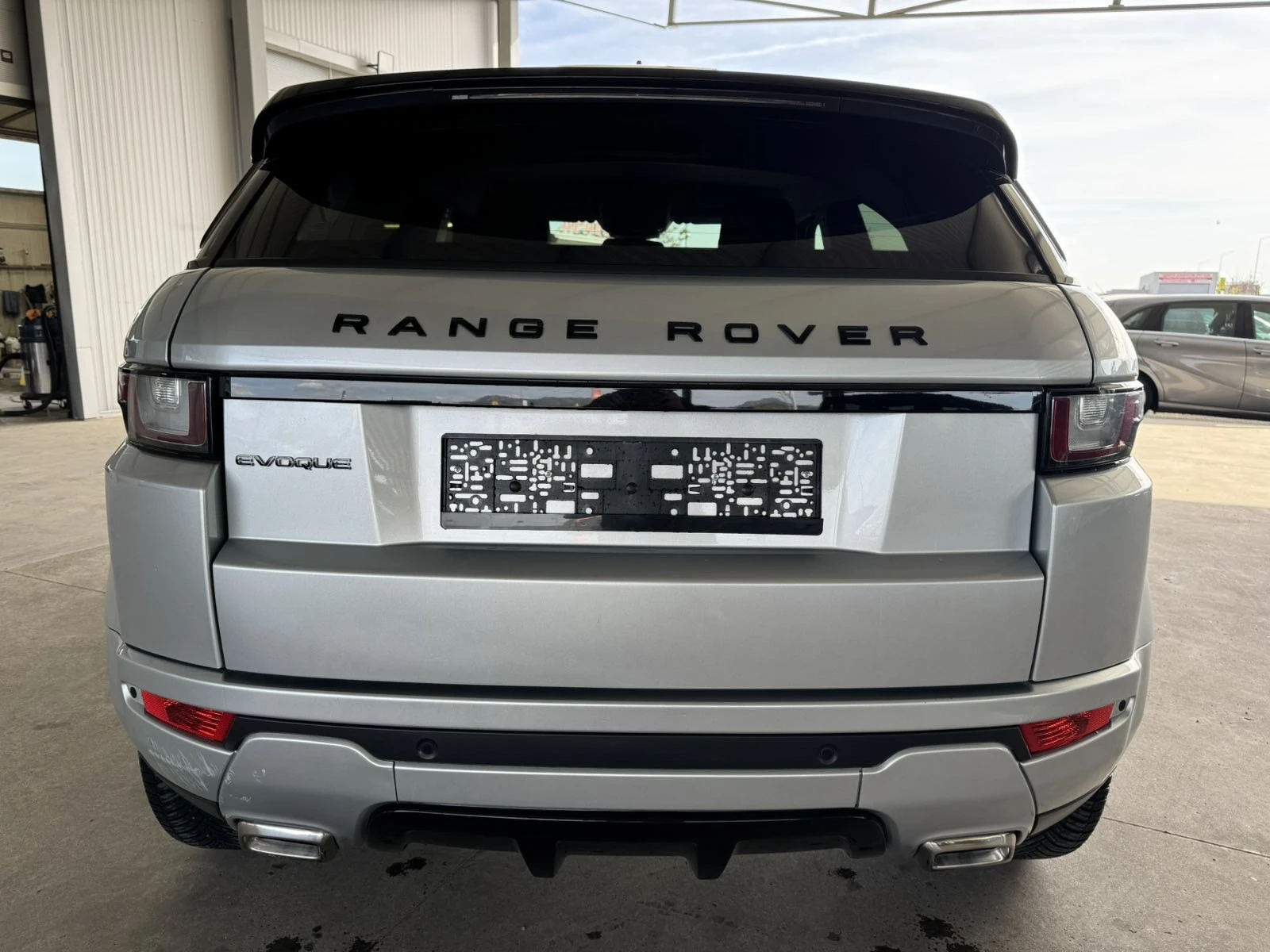 Land Rover Range Rover Evoque 2.0d* 150ps* 4x4* 118хл.км* КОЖА* НАВИ* КАМЕРА, снимка 4 - Автомобили и джипове - 54852673