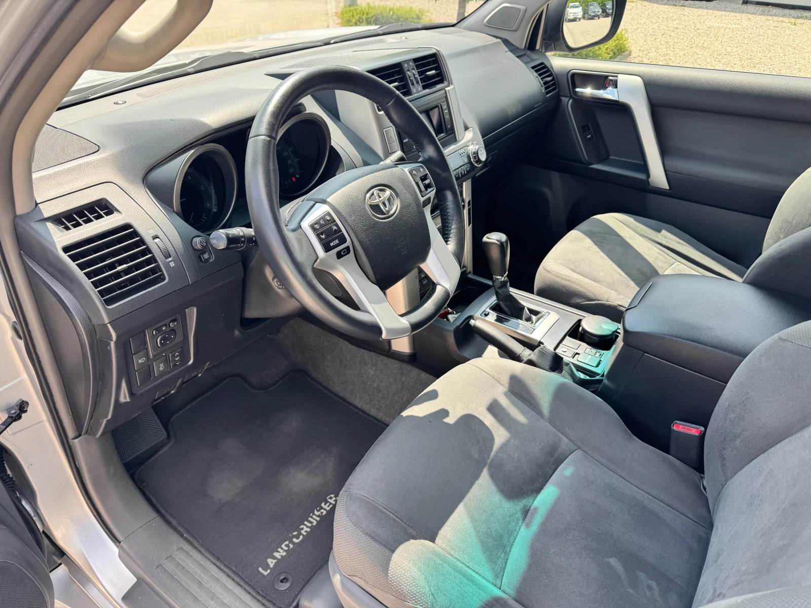 Toyota Land cruiser 3.0D4d 173к.с 7 места. Автоматик , снимка 8 - Автомобили и джипове - 55183052