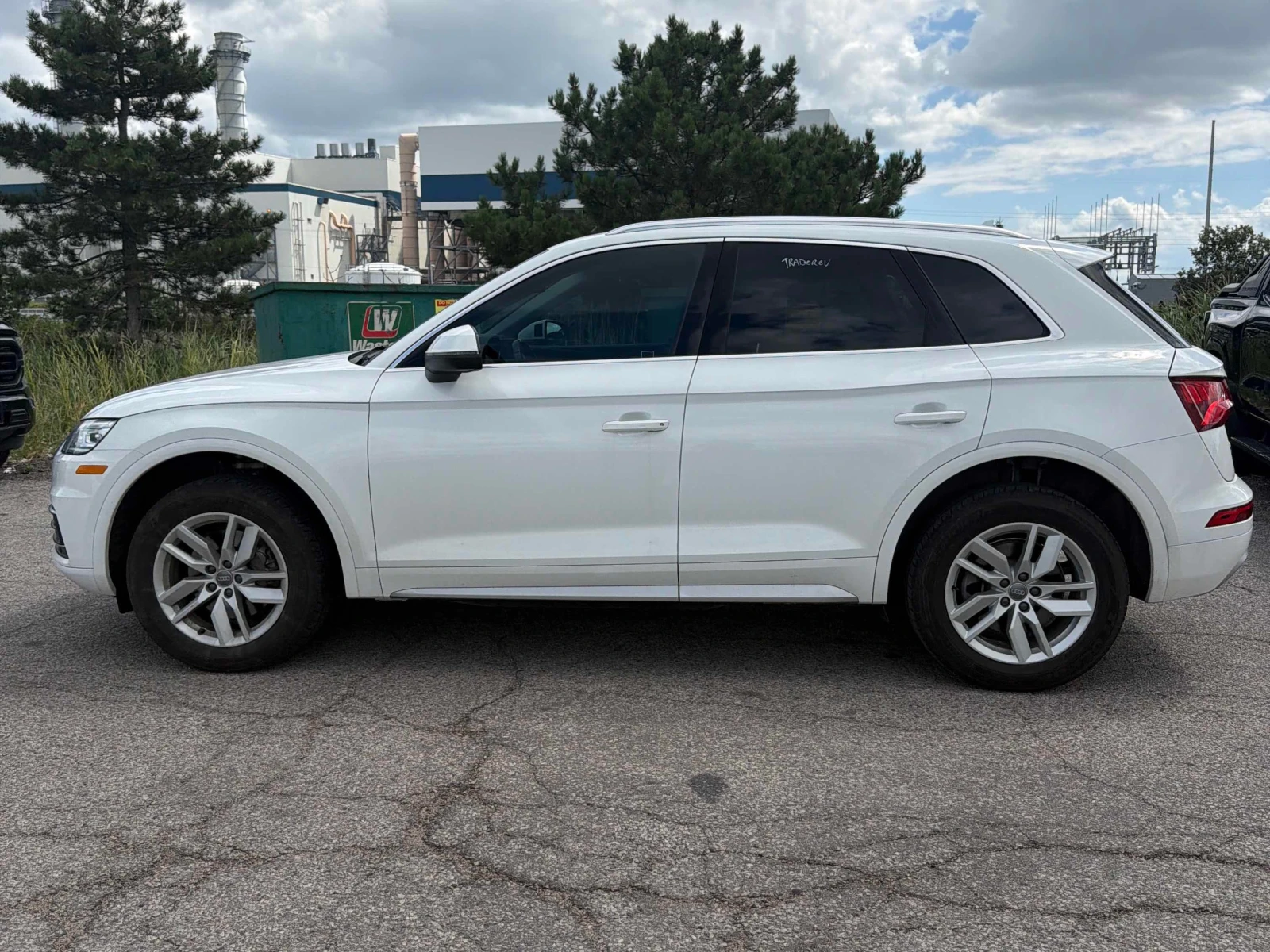 Audi Q5 * Komfort * CARFAX * ОПЦИЯ ЗА ФИНАНСИРАНЕ * , снимка 2 - Автомобили и джипове - 55842413