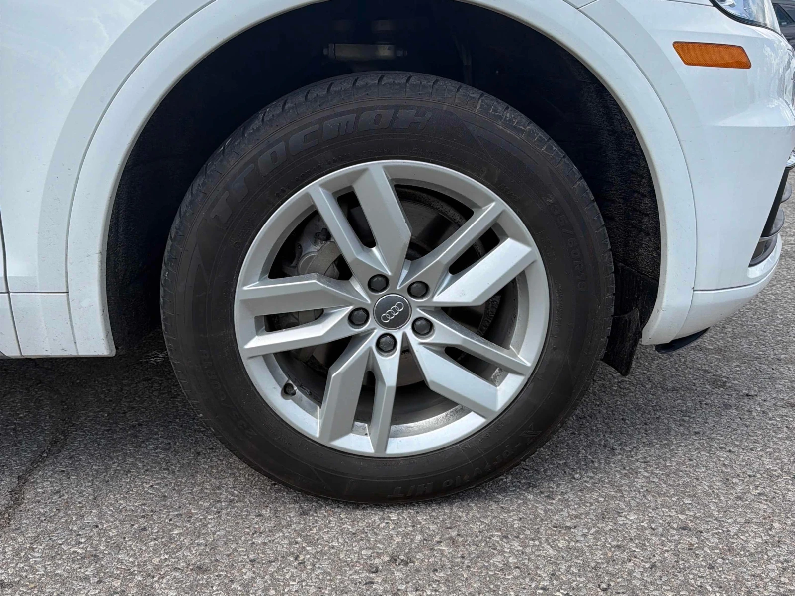 Audi Q5 * Komfort * CARFAX * ОПЦИЯ ЗА ФИНАНСИРАНЕ * , снимка 7 - Автомобили и джипове - 55842413