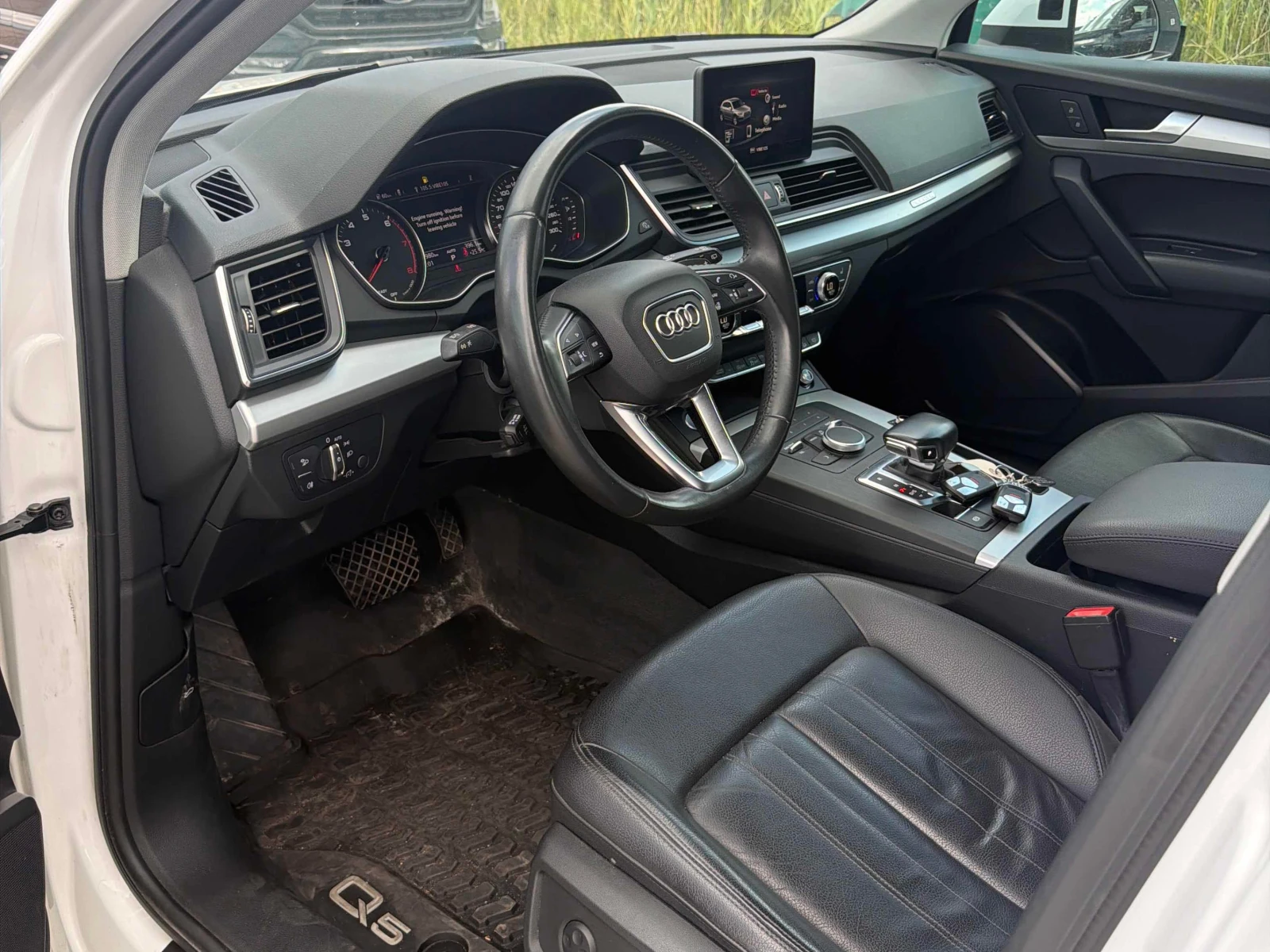 Audi Q5 * Komfort * CARFAX * ОПЦИЯ ЗА ФИНАНСИРАНЕ * , снимка 5 - Автомобили и джипове - 55842413