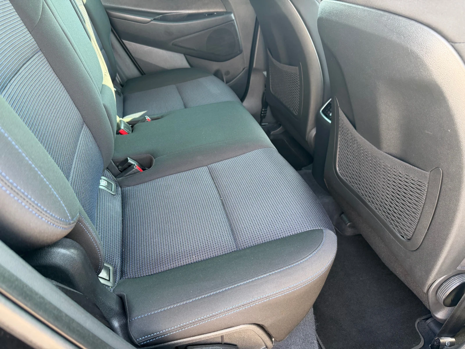 Hyundai Tucson 1.7 CRDI, снимка 13 - Автомобили и джипове - 56265524