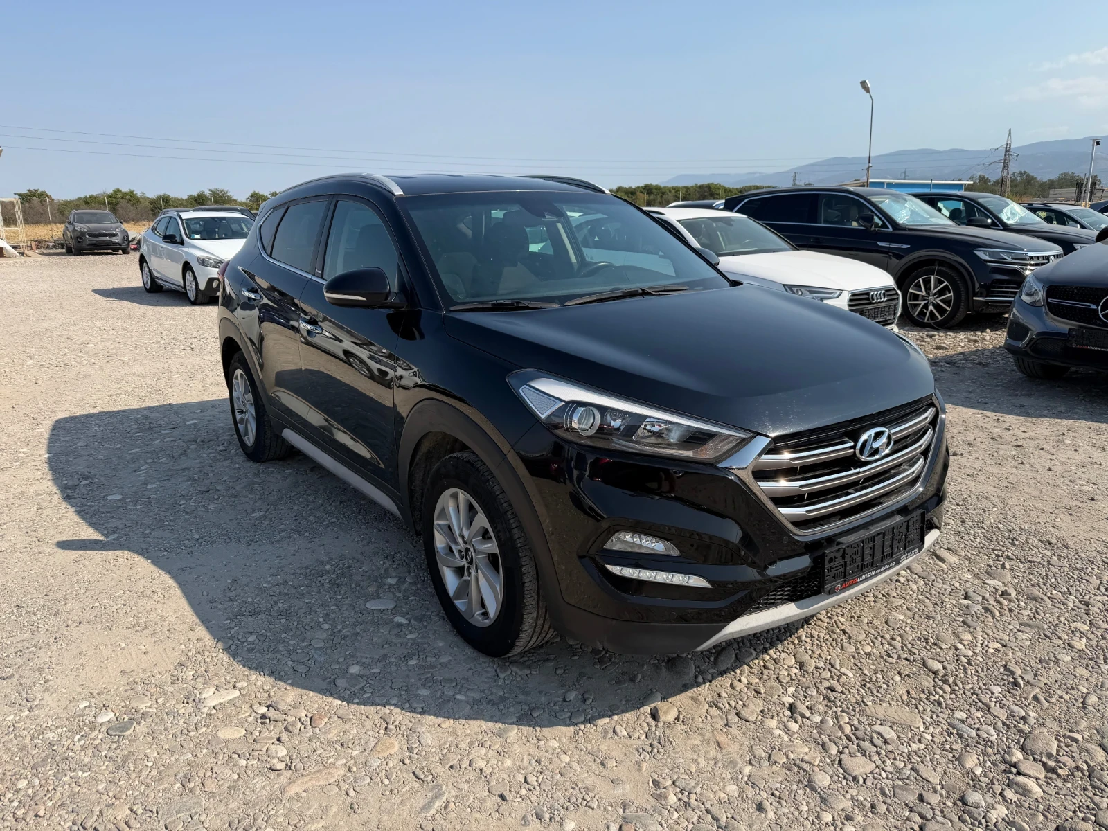 Hyundai Tucson 1.7 CRDI, снимка 3 - Автомобили и джипове - 56265524