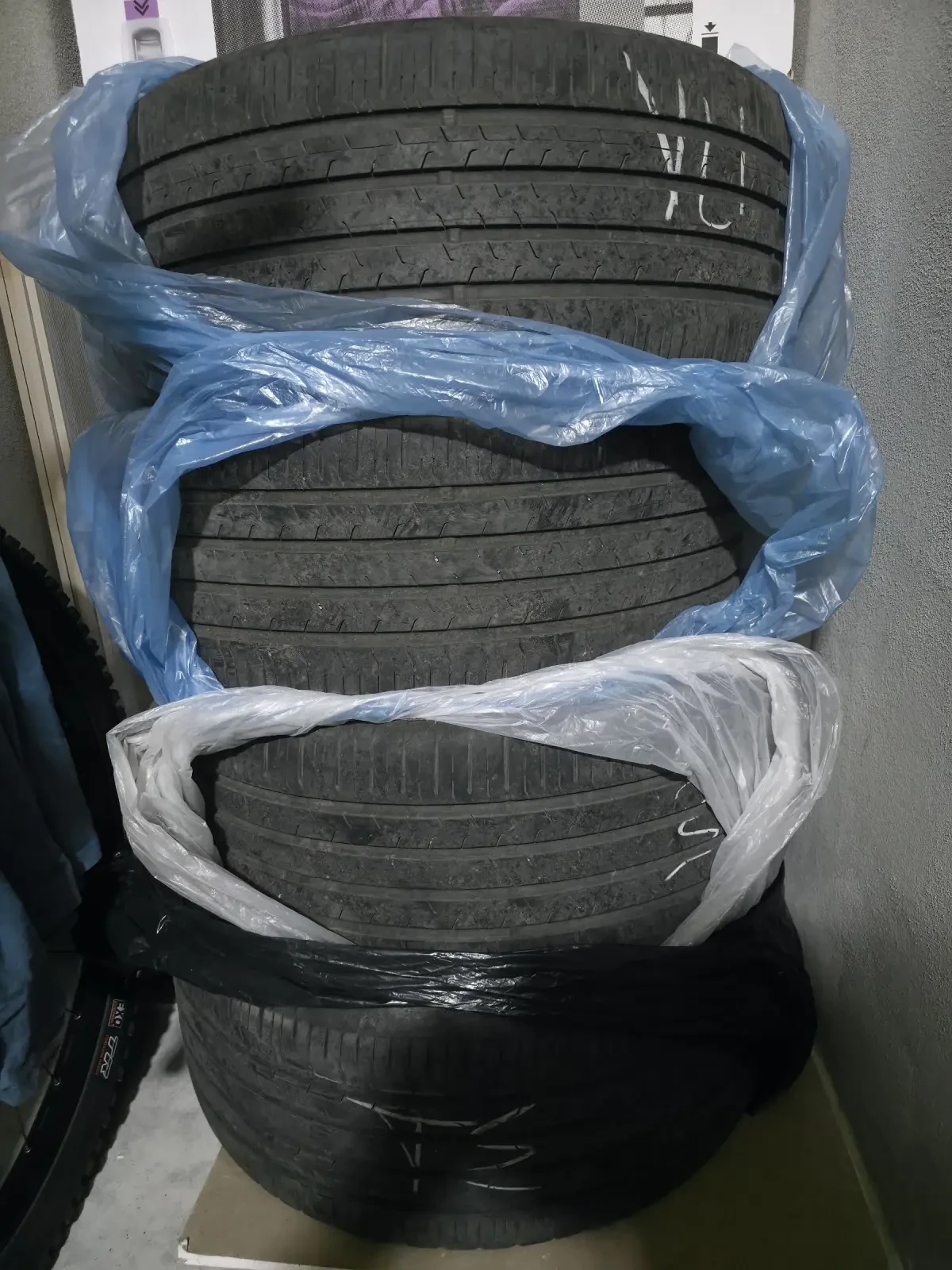 Гуми Летни 245/45R18, снимка 13 - Гуми и джанти - 53566520