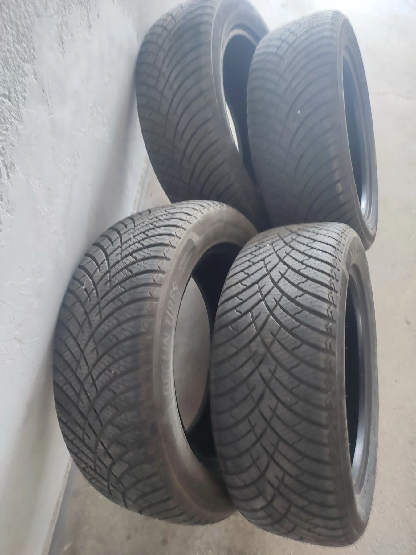 Гуми Всесезонни 225/50R17, снимка 4 - Гуми и джанти - 53908903