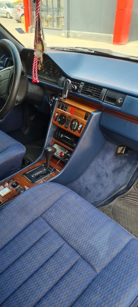 Mercedes-Benz 124, снимка 9