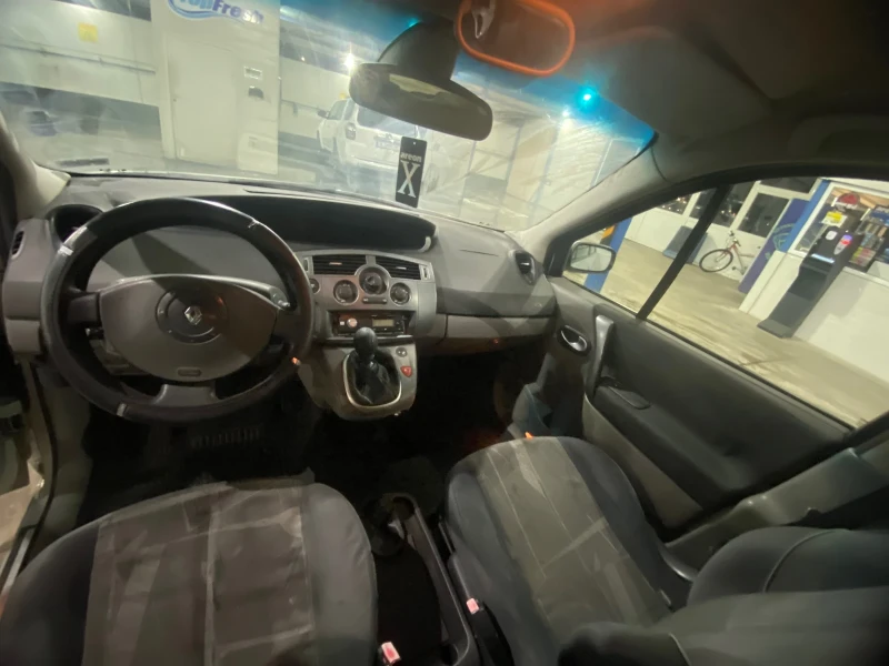 Renault Scenic, снимка 11 - Автомобили и джипове - 47973571