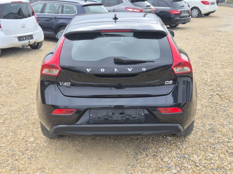Volvo V40 1.6d, снимка 11 - Автомобили и джипове - 52104418