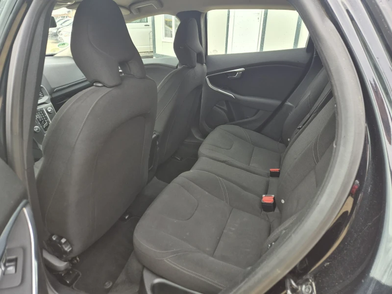 Volvo V40 1.6d, снимка 9 - Автомобили и джипове - 52104418