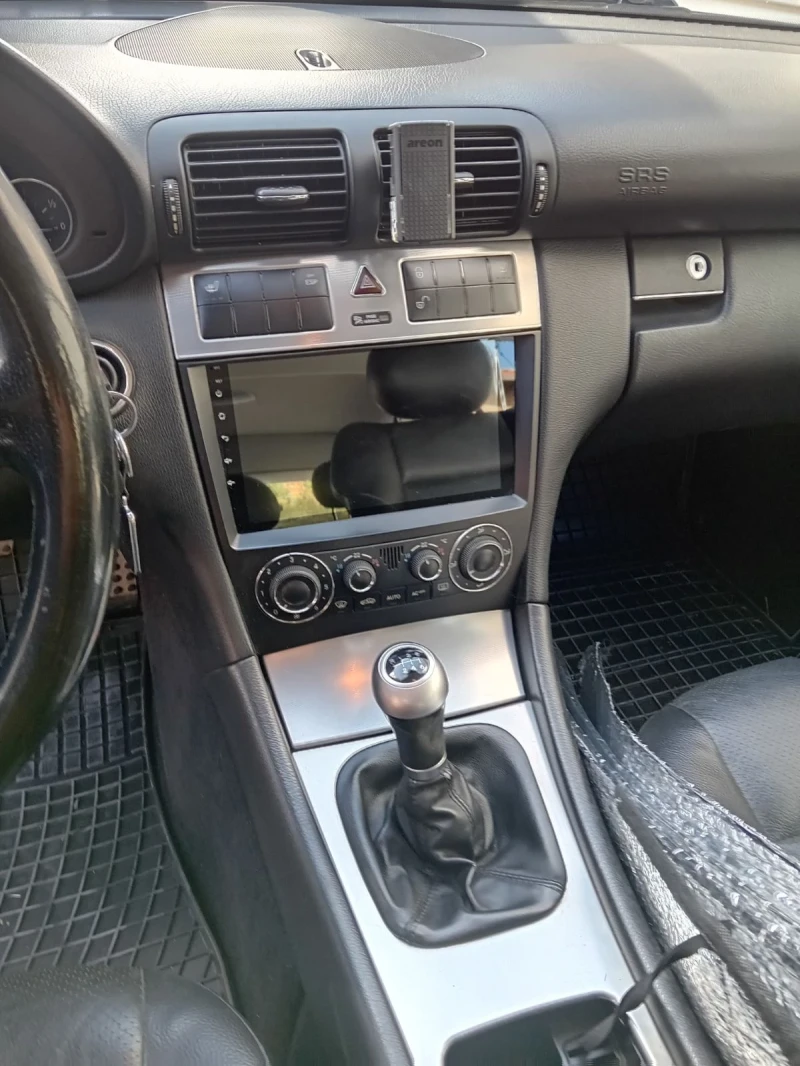 Mercedes-Benz C 180 Бензин-газ, снимка 5 - Автомобили и джипове - 52450023