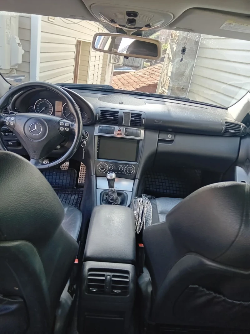 Mercedes-Benz C 180 Бензин-газ, снимка 7 - Автомобили и джипове - 52450023