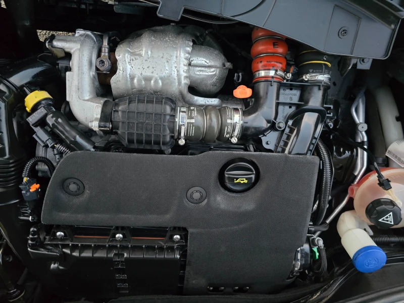 Citroen C4 Cactus 1.6 HDI-LED-NAVI-EURO-6, снимка 12 - Автомобили и джипове - 52390757