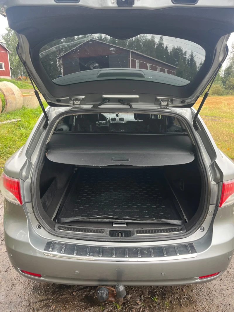 Toyota Avensis 2.0 D4D, снимка 7 - Автомобили и джипове - 52772382