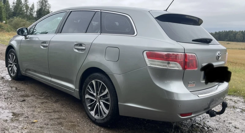 Toyota Avensis 2.0 D4D, снимка 4 - Автомобили и джипове - 52772382