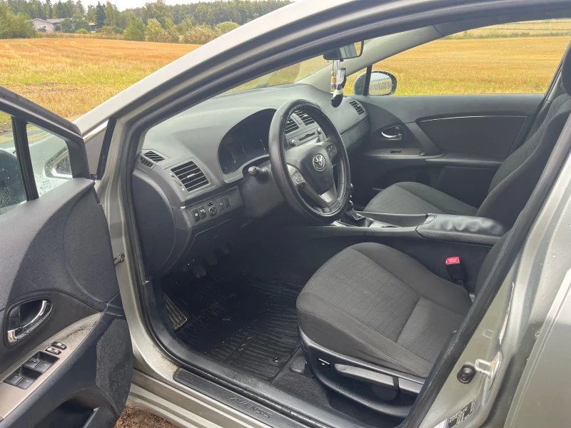Toyota Avensis 2.0 D4D, снимка 5 - Автомобили и джипове - 52772382