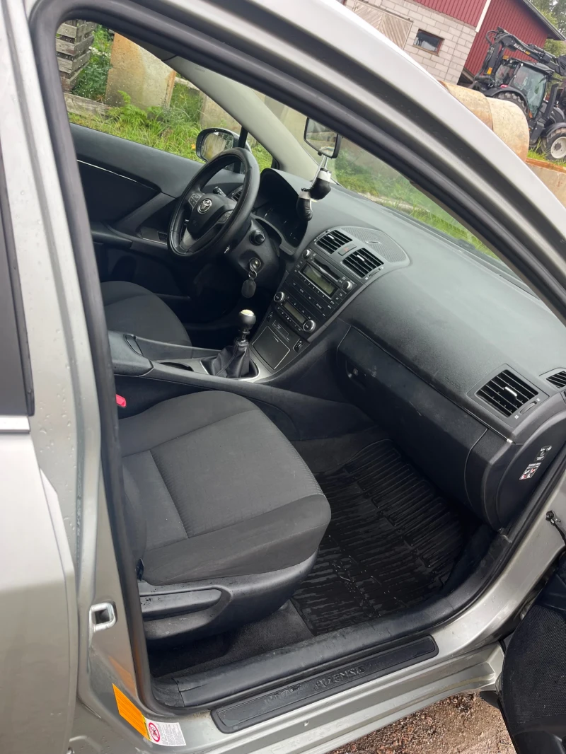 Toyota Avensis 2.0 D4D, снимка 8 - Автомобили и джипове - 52772382