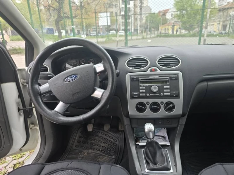 Ford Focus 1.6, снимка 7 - Автомобили и джипове - 52959357