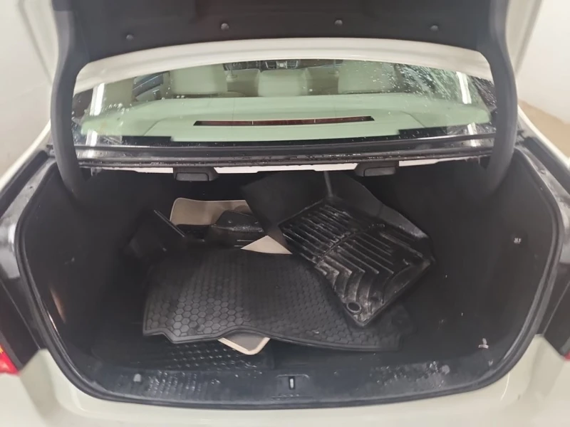 Mercedes-Benz E 400 * CARFAX * ЦЕНА ДО БГ, снимка 13 - Автомобили и джипове - 53334189