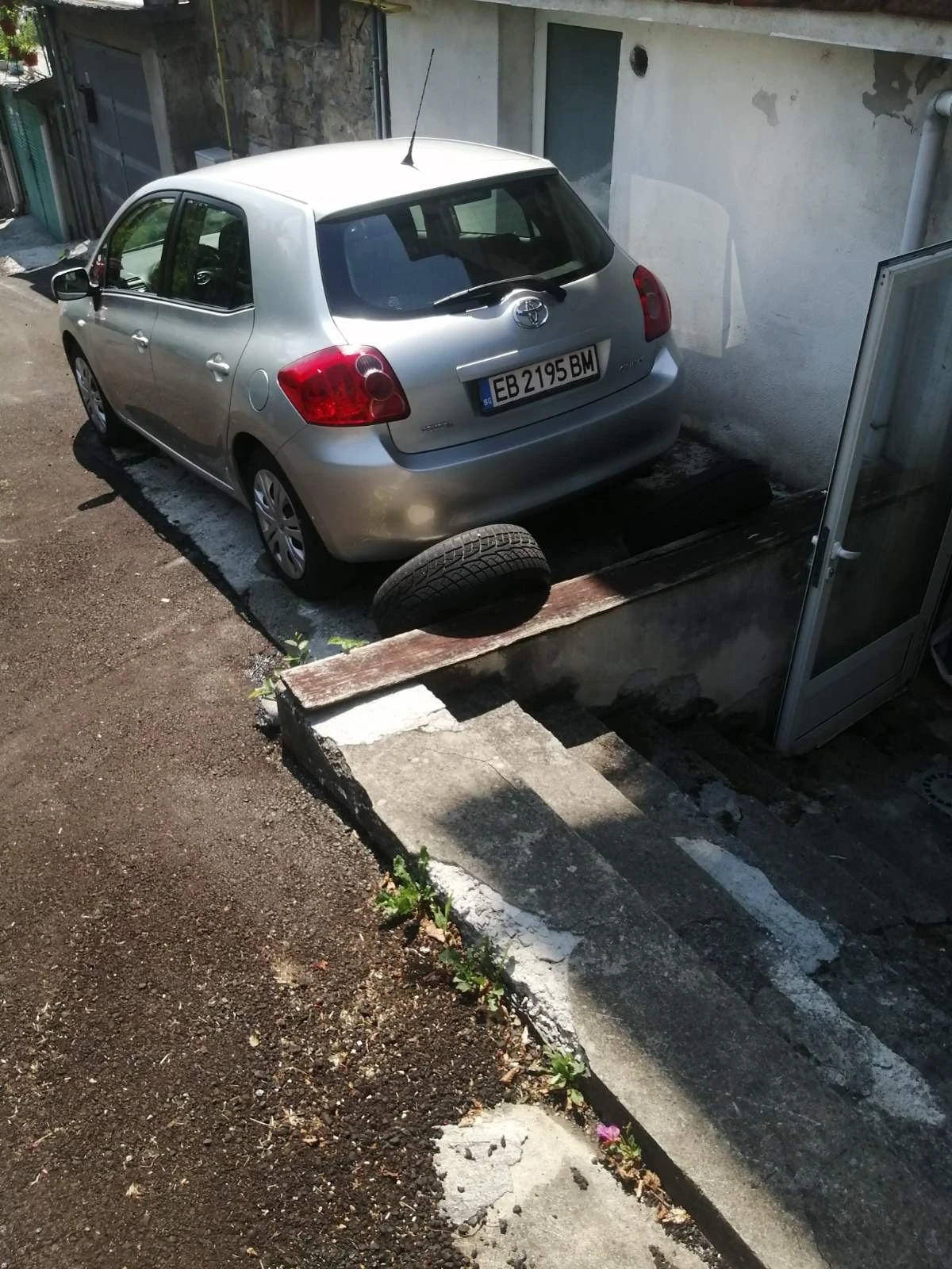 Toyota Auris  - изображение 2