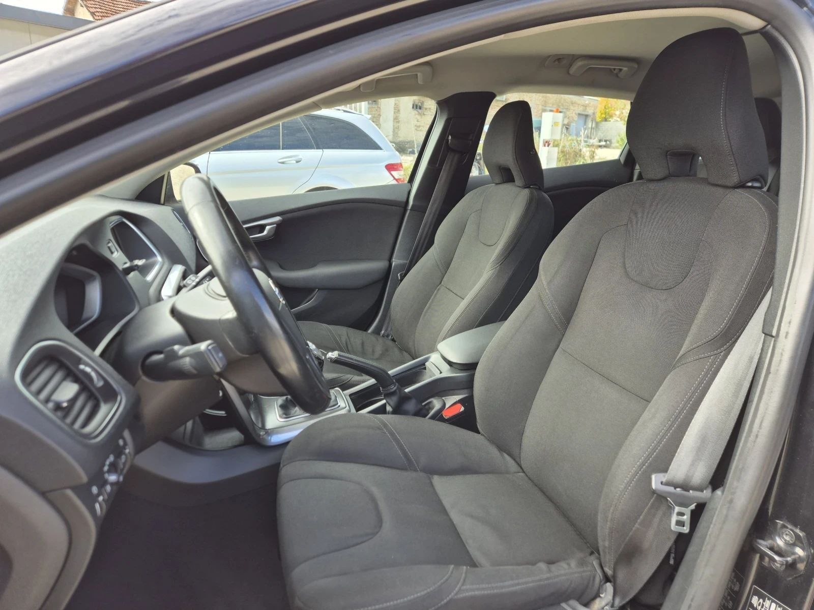 Volvo V40 1.6d - изображение 7