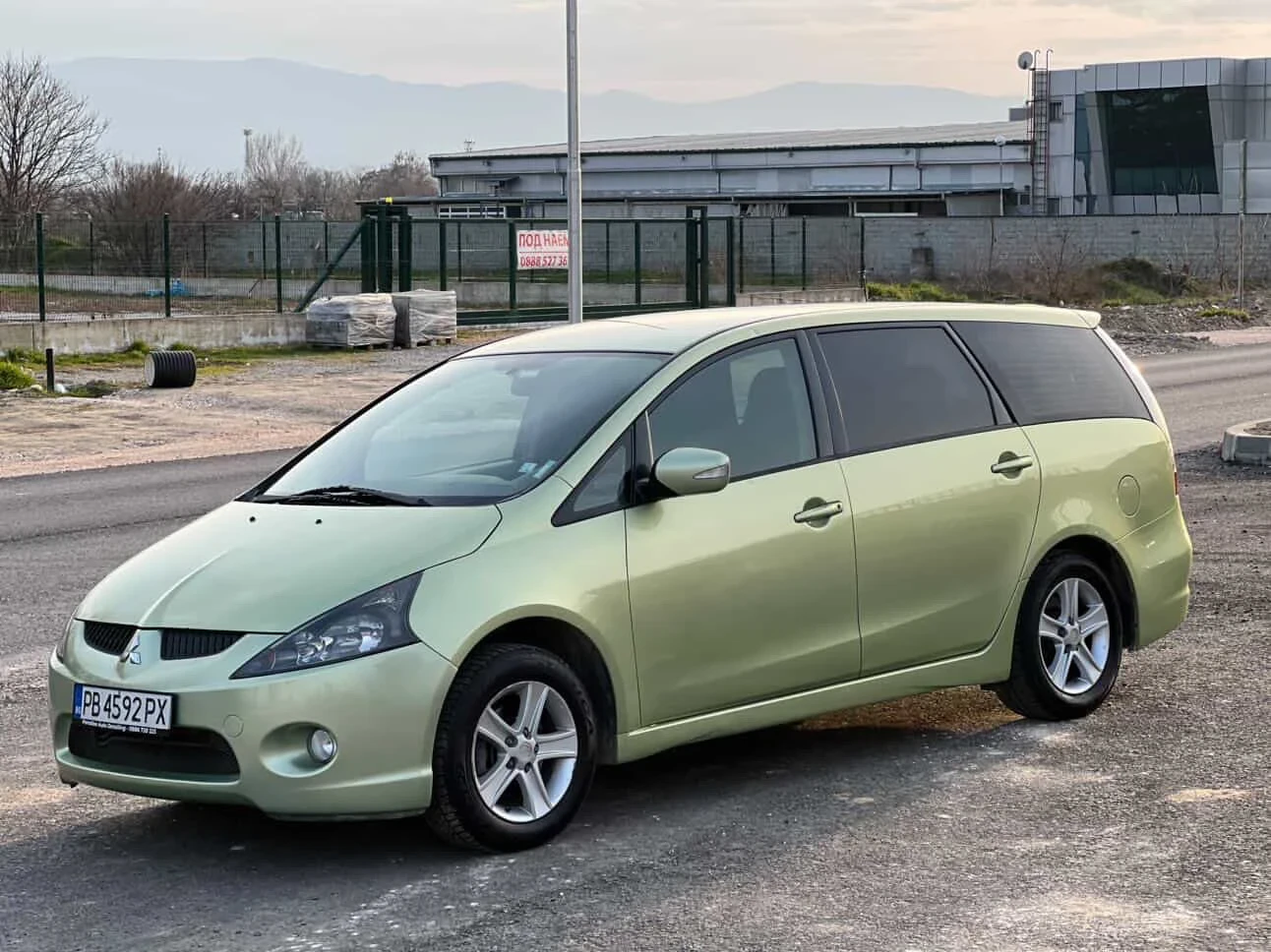 Mitsubishi Grandis 2.4MIVEC* LPG* 7 �����* �����������* ���� ������*  | Mobile.bg � ����������� 1