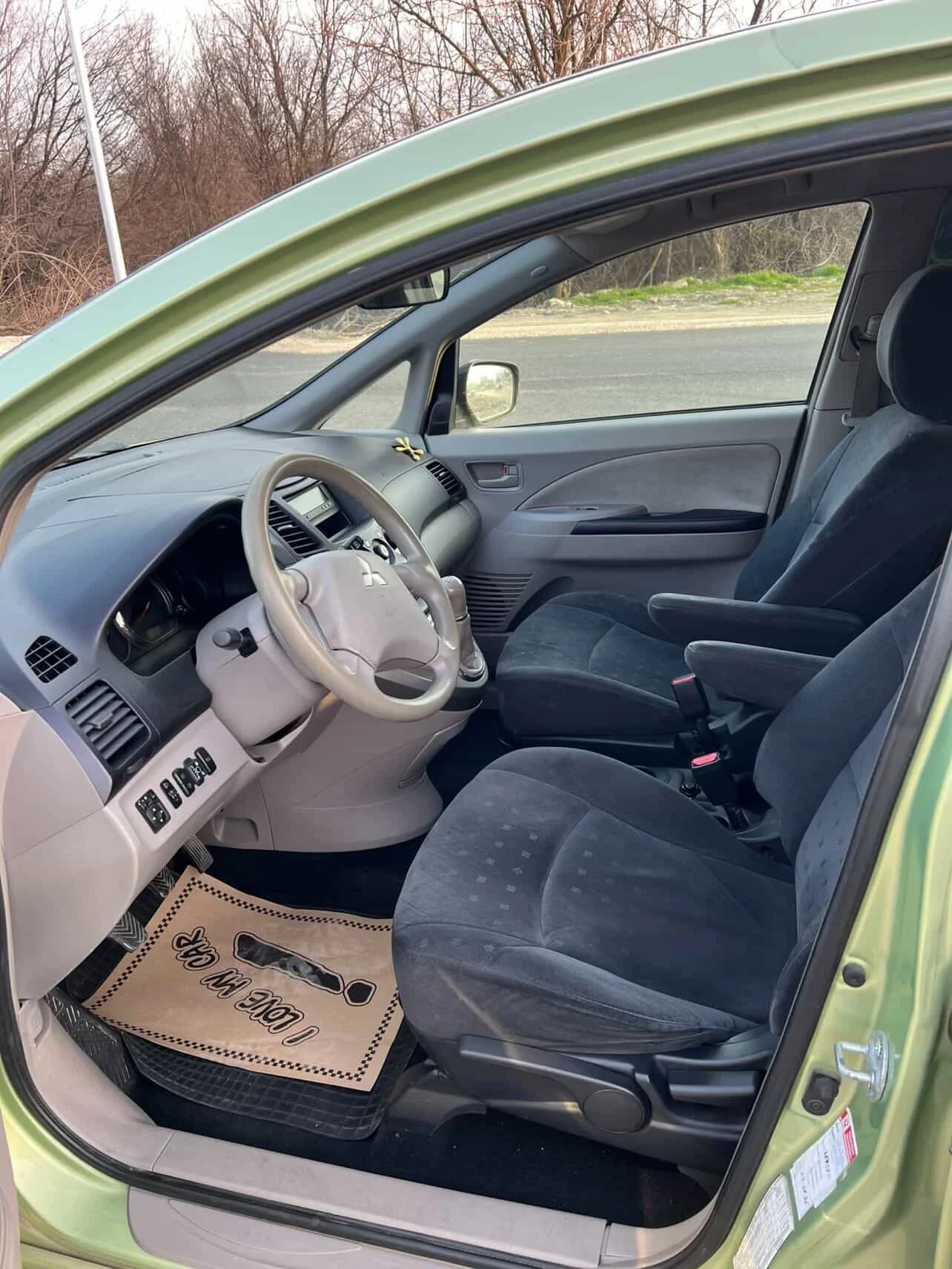 Mitsubishi Grandis 2.4MIVEC* LPG* 7 �����* �����������* ���� ������*  | Mobile.bg � ����������� 12