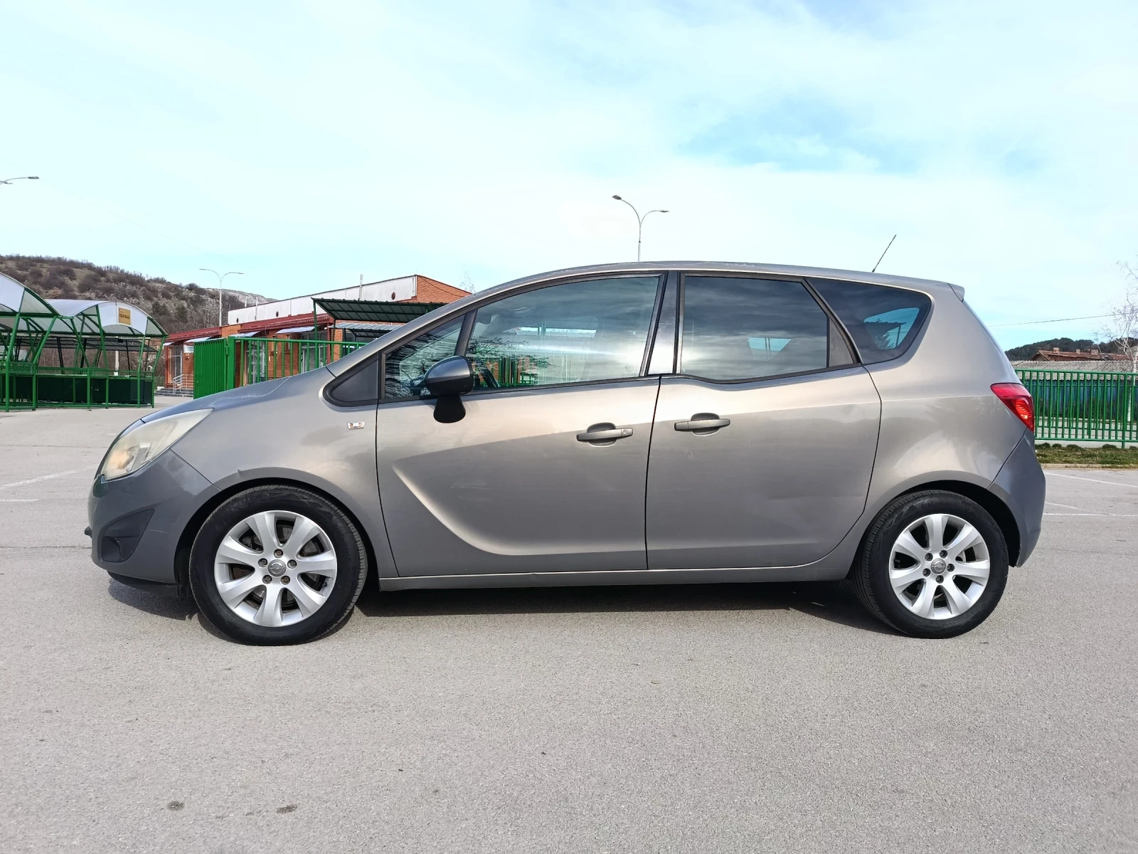 Opel Meriva, снимка 2 - Автомобили и джипове - 53820163