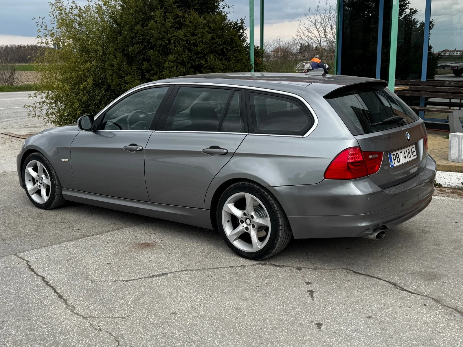 BMW 320, снимка 4 - Автомобили и джипове - 53923562